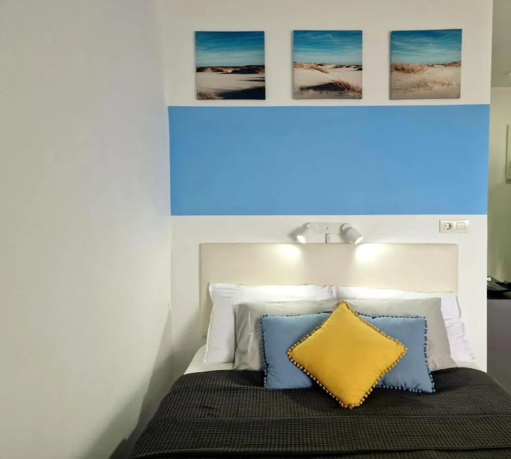 אדחה Lovely Blue Studio With Ocean View And Pool, Paraiso 918